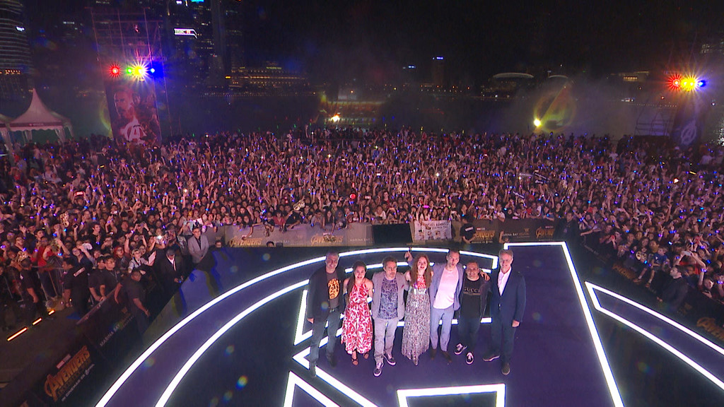 Fan Singapore đợi hơn 15 tiếng để gặp dàn sao Avengers: Infinity War’